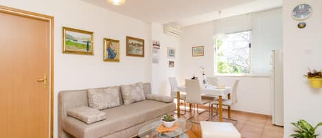 Apartment (Two Bedroom Apartment (Rina)) | Living room | TV