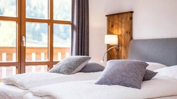 10 bedrooms, WiFi, bed sheets