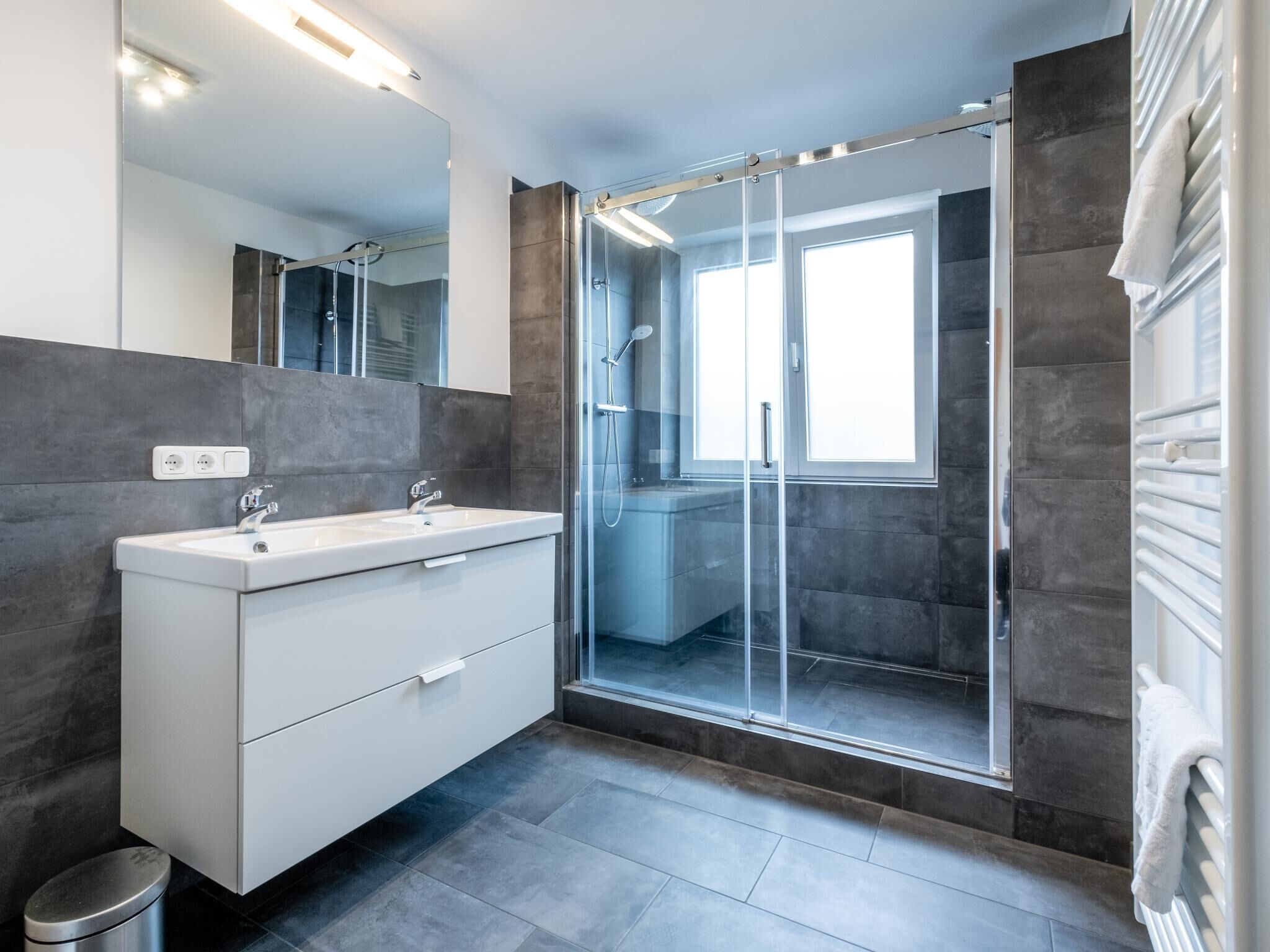 Chalet (Multiple Bedrooms) | Badezimmer | Dusche