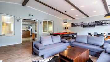 Chalet (Multiple Bedrooms) | Living room | TV
