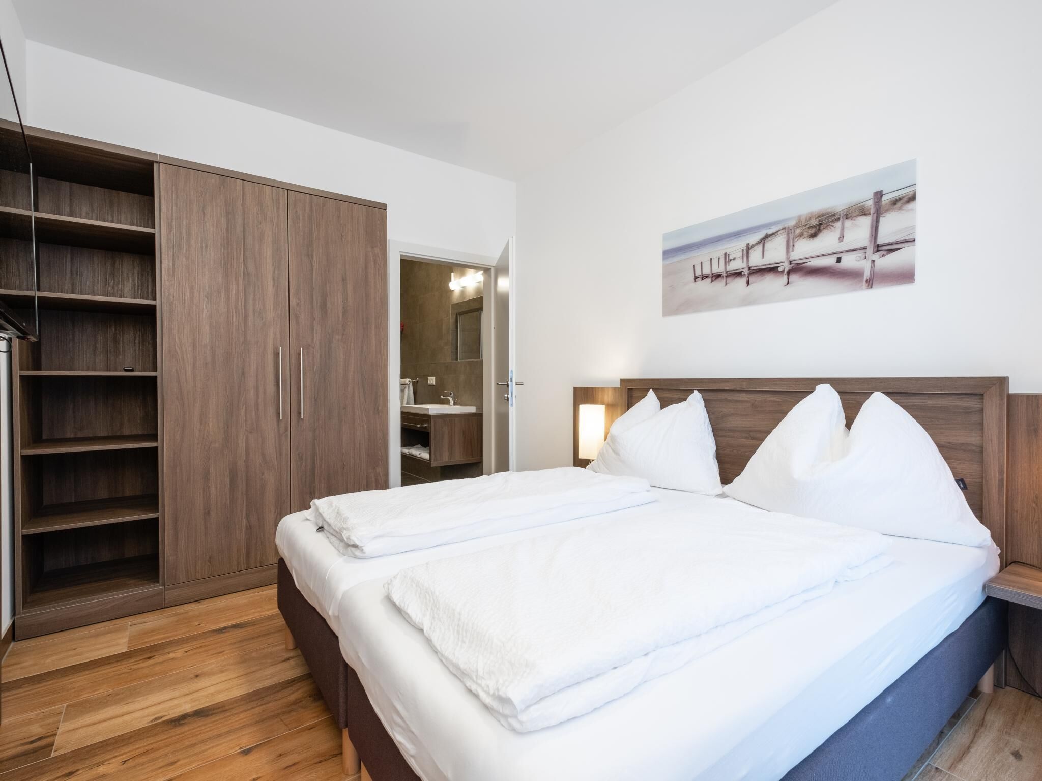 3 bedrooms, bed sheets