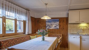 Repas dans la chambre
