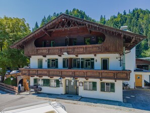 Exterior - Grieswirt (Itter)