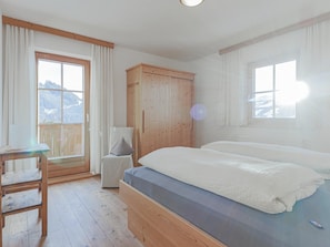 2 bedrooms