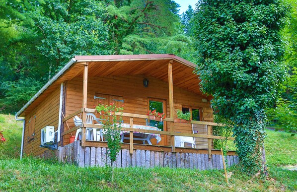 Exterior - VACATION COTTAGES IN THE BASQUE COUNTRY A HAVEN OF PEACE IN THE COUNTRYSIDE, SWIMMING POOL   (La Bastide-Clairence)