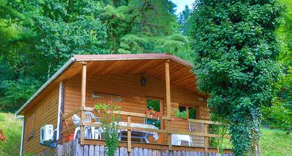 LOCATION  CHALETS  VACANCES  UN HAVRE DE CALME  A  LA CAMPAGNE, PISCINE  