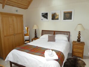 1 chambre, fer et planche à repasser, accès Internet, draps fournis