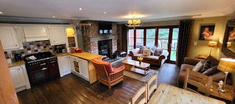 Red Squirrel Lodge - Retreat Group
