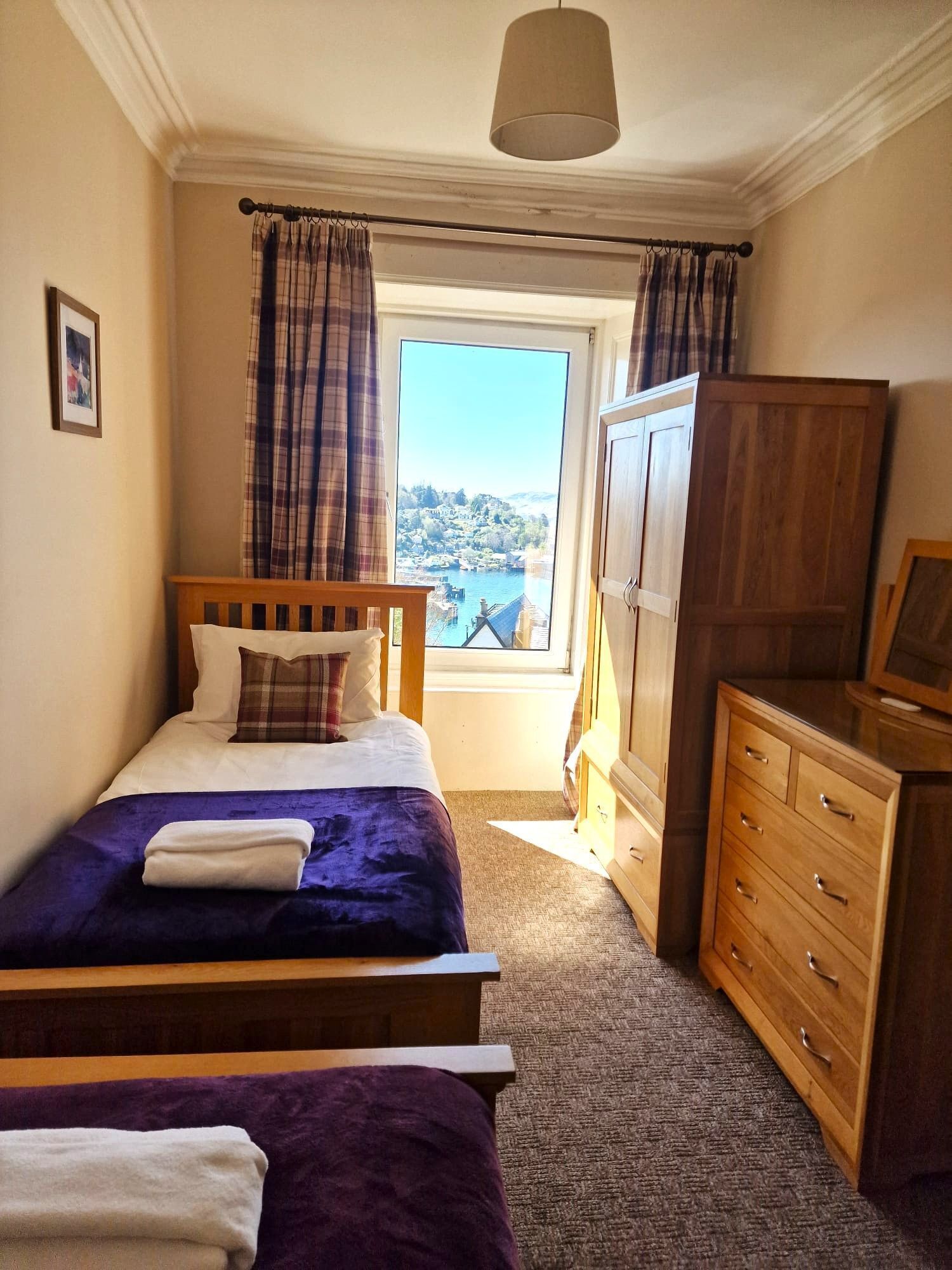 4 bedrooms, iron/ironing board, Internet, bed sheets