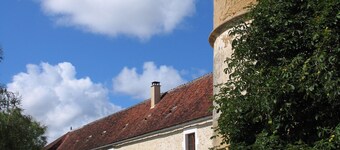Les Granges du Château : Charming gîte with swimming pool in Burgundy