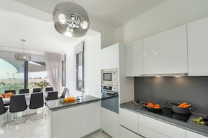 Luxury Villa | Private kitchen