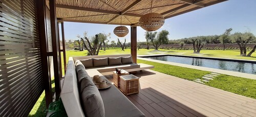 Villa Helios - stunning designer house 10 mins from downtown Marrakech