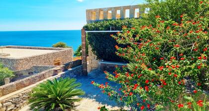 Azzurra villa with independent sea view pool