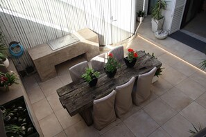 Outdoor dining - ARCHITECTURAL 4 LEVEL ST KILDA HOME (St Kilda)