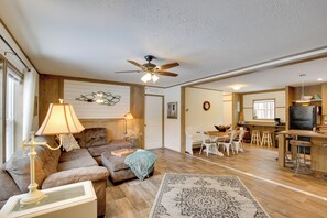 TV - Stylish Chetek Hideaway w/ Lake + Dock Access! (Chetek)