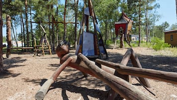 Zona de juegos infantil al aire libre