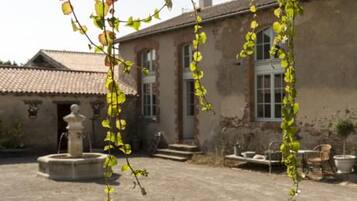 Enceinte de lâhĂ©bergement