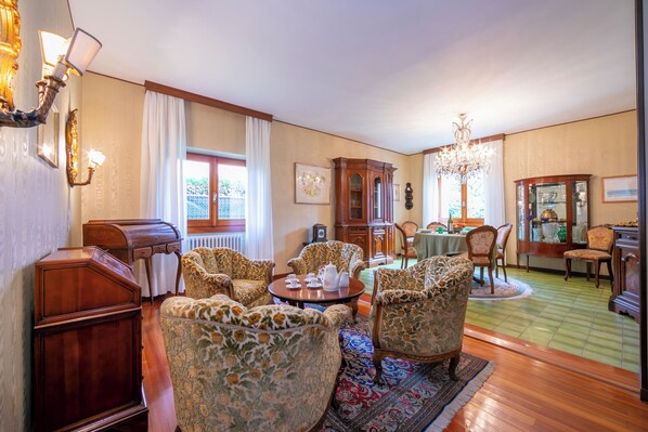 Appartamento familiare, camere multiple, lato montagna (La Verbanina 2) | Interni