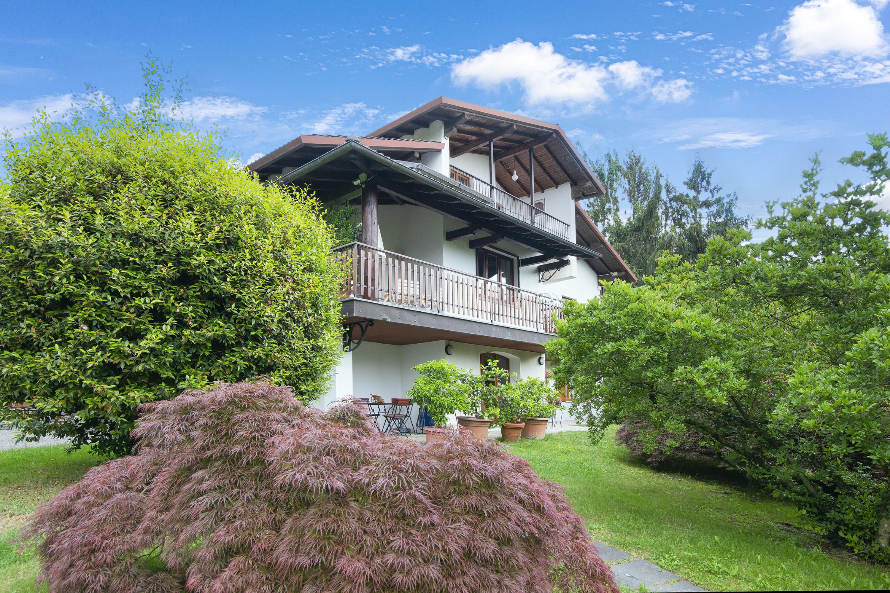 Mặt tiền nơi lưu trú