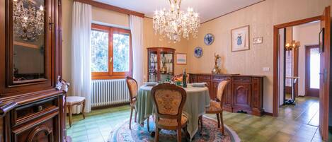 Family Apartment, Multiple Bedrooms, Mountainside (La Verbanina 2) | Dining