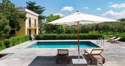 Villa rental with pool, Wi-Fi, garden, near Mt. Etna, Taormina