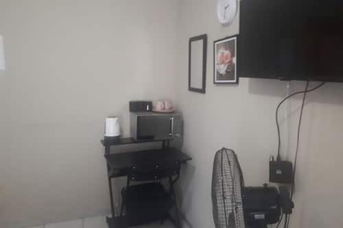 Design Double Room | Iron/ironing board, free WiFi, bed sheets