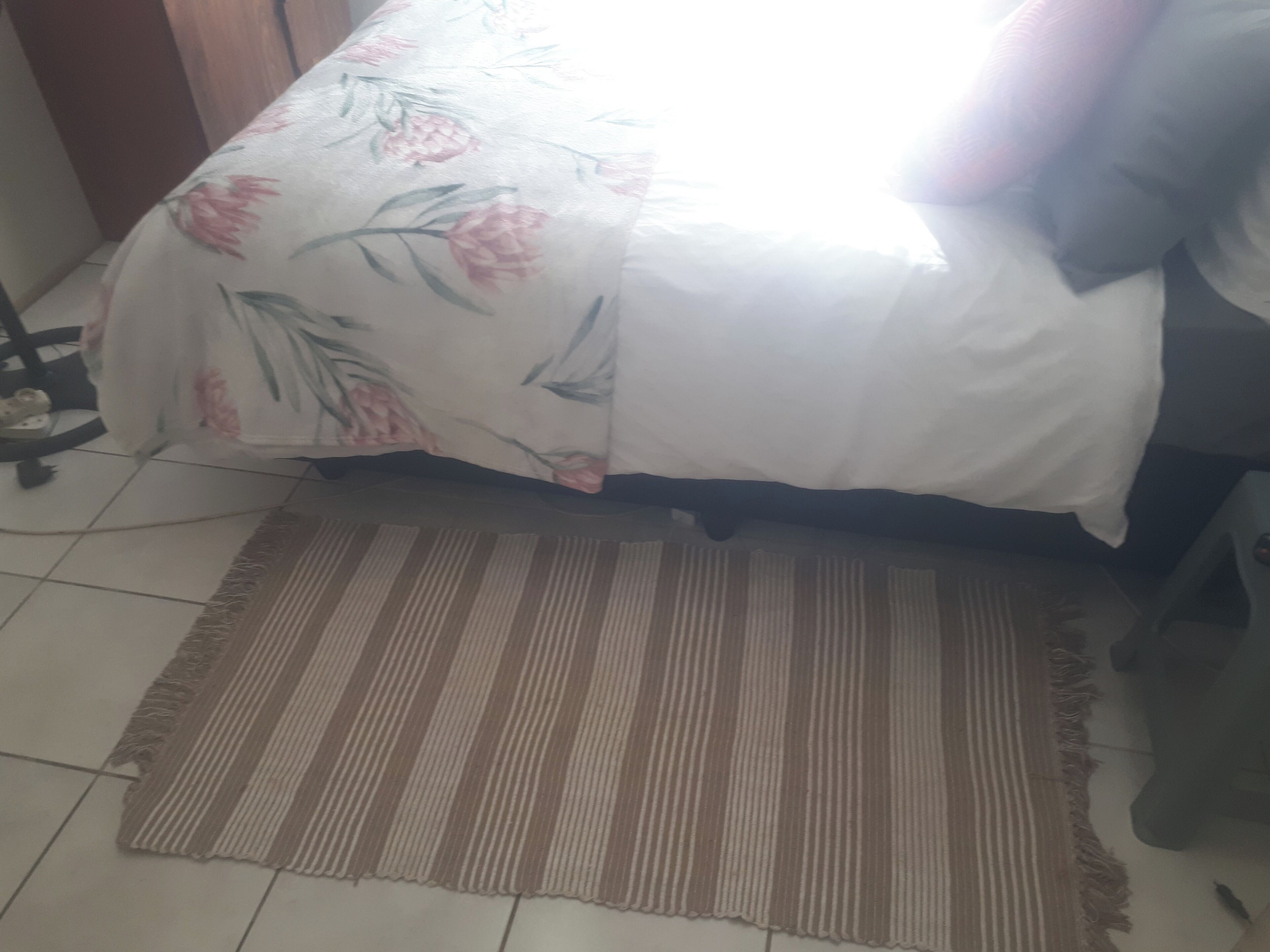 Chambre Design double | Fer et planche à repasser, accès au Wi-Fi (inclus), literie fournie