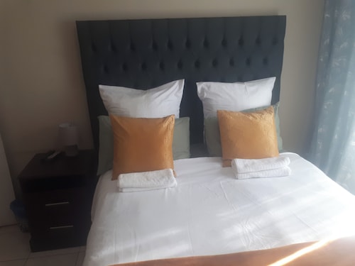 C- Land Guest house Meyerton