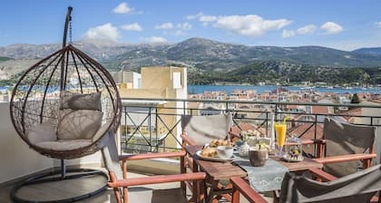 Grand View Maisonette