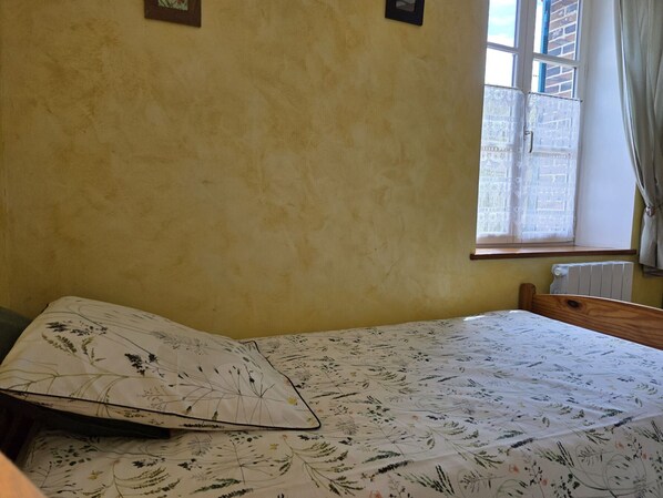 2 bedrooms, free WiFi, bed sheets