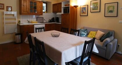 Charming Cottage with Pool Near Dreux and Chartres - Sleeps 4