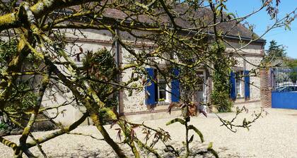 Charming Cottage with Pool Near Dreux and Chartres - Sleeps 4