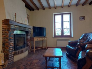 TV, fireplace, table football, ping pong