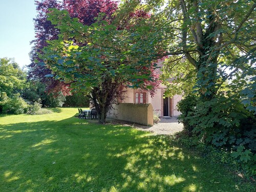 Charmante Maison Rénovée avec Jardin, BBQ et Loisirs à La Saucelle