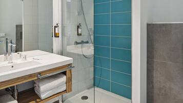 Een douche, een regendouche,  milieuvriendelijk toiletgerief