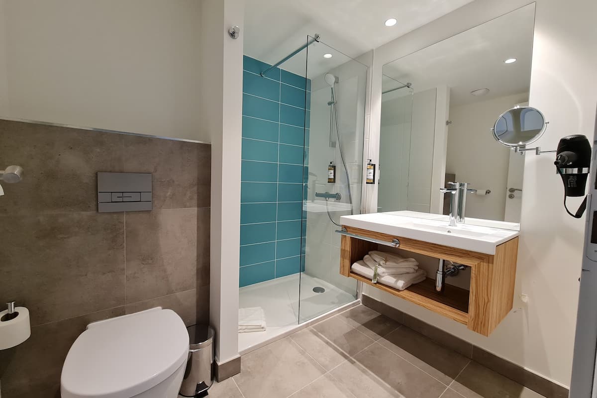 shower, rainfall showerhead, eco-friendly toiletries, hair dryer