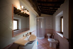 Classic Condo | Bathroom