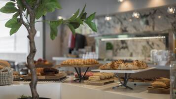 Desayuno continental incluido todos los días