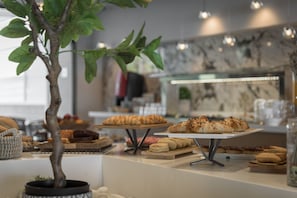 Free daily continental breakfast - Bio Beach Boutique Hotel (Rethymno)