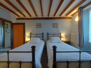 2 chambres, Wi-Fi gratuit, draps fournis