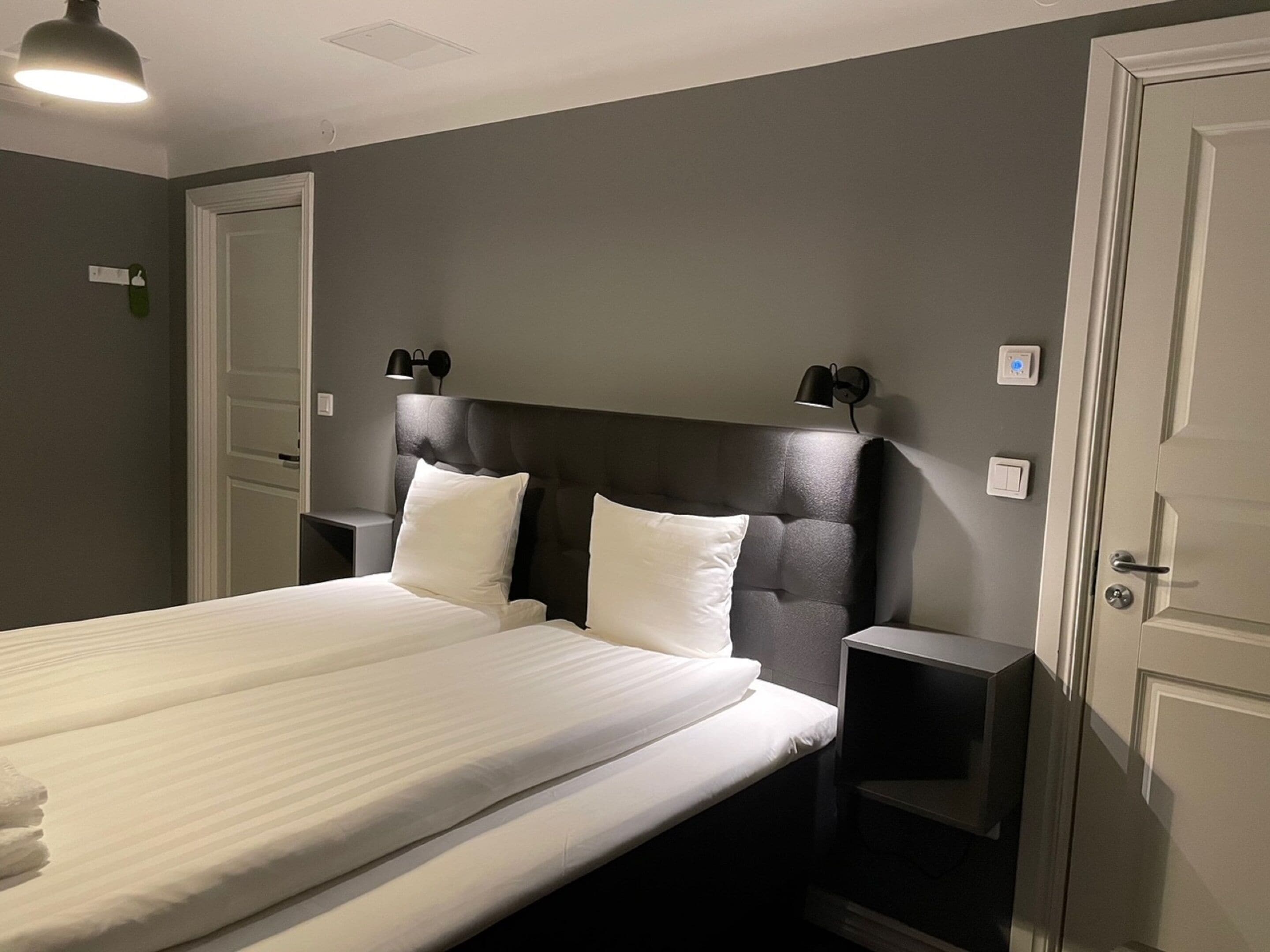 standard double room, no windows | soundproofing, free wifi, bed sheets