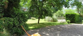 Charming 5-Bed House with Garden near Chartres - Ideal for Families and Pet-Friendly