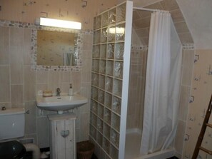 Bathroom - Independent House 5 Bedrooms with Garden - Pets Welcome (Fontenay-sur-Eure)