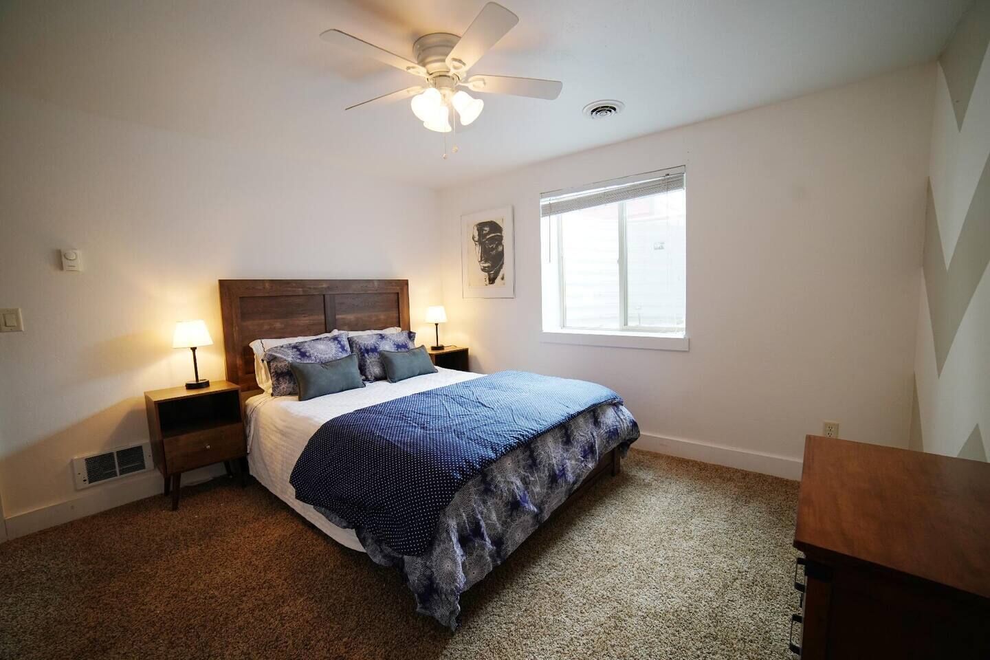 5 bedrooms, desk, travel cot, free WiFi