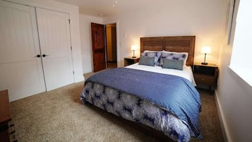 5 Schlafzimmer, Schreibtisch, Reisekinderbett, kostenloses WLAN