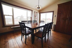 Dining - Inviting Family Home In Driggs Near Grand Targhee (Driggs)