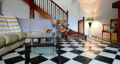 GĂźte familial avec jardin clos, Ă Saint-Georges-sur-Eure, 7 chambres pour 14 pers, proche Chartres