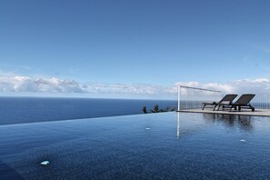 Indoor pool, sun loungers