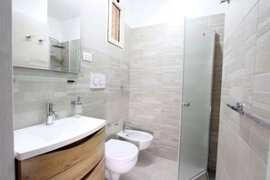 Dusche, Bidet, Toilettenpapier