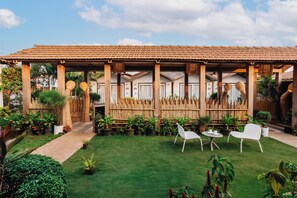 Exterior - Stone Wood Beach Resort (Vagator)